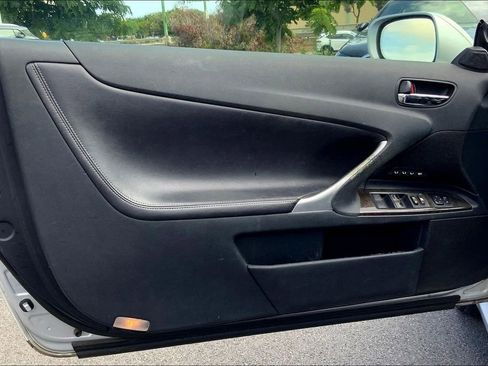 Used 2015 Lexus IS 250C image 21