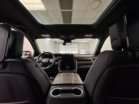 Used 2025 GMC Yukon Denali Ultimate w/ LPO, Floor Liner Package image 20