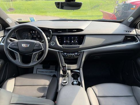 Used 2025 Cadillac XT5 Premium Luxury w/ Technology Package AWD/4WD image 7