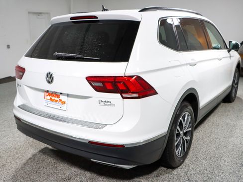 Used 2020 Volkswagen Tiguan SE w/ Panoramic Sunroof Package image 7