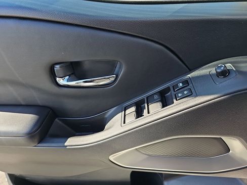 Used 2025 Nissan Frontier SV w/ SV Convenience Package image 28