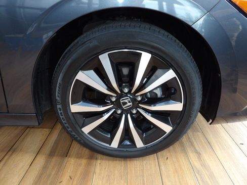 Used 2022 Honda Civic EX image 4
