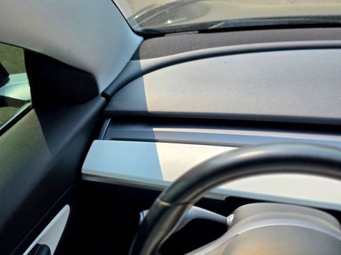 Used 2019 Tesla Model 3 RWD image 16