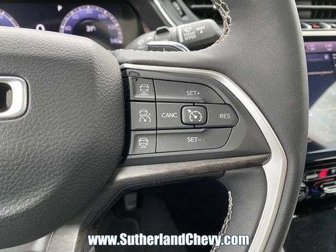 Used 2024 Jeep Grand Cherokee L Limited w/ Luxury Tech Group II image 22