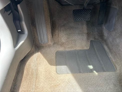 Used 2005 Chevrolet Cobalt Sedan FWD image 30