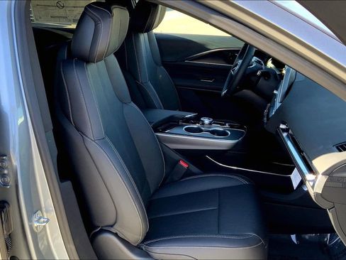 New 2025 Cadillac Lyriq Luxury AWD/4WD image 35