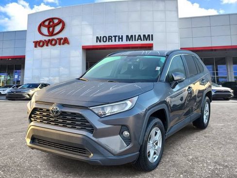 Used 2021 Toyota RAV4 XLE FWD image 2