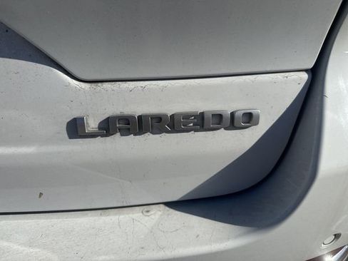 Used 2025 Jeep Grand Cherokee Laredo X image 15