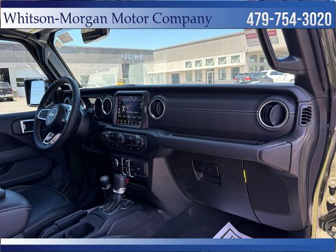 Used 2023 Jeep Wrangler Unlimited Sahara AWD/4WD image 15