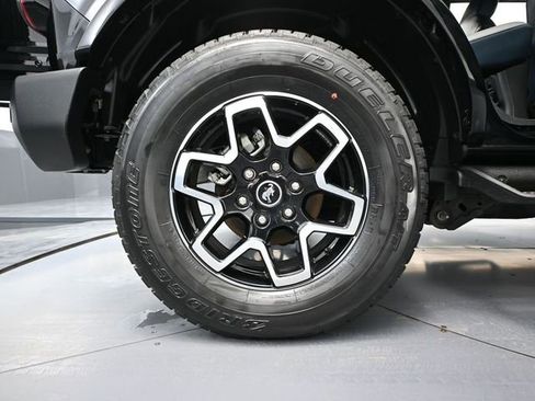 Used 2023 Ford Bronco Outer Banks image 16