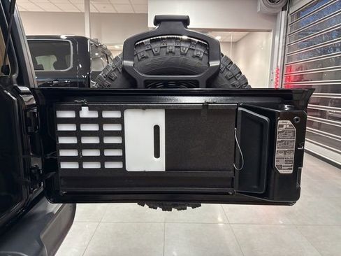 Used 2018 Jeep Wrangler Unlimited Rubicon image 45