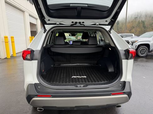 Used 2023 Toyota RAV4 Limited image 10