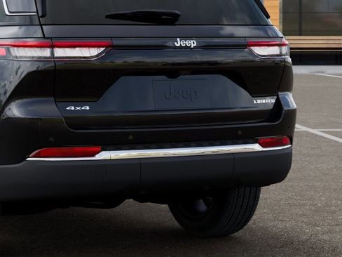 New 2026 Jeep Grand Cherokee Limited w/ Trailer Tow Package AWD/4WD image 13