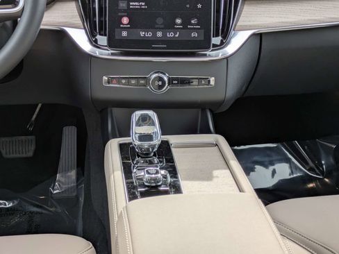 Certified 2026 Volvo XC90 B6 Plus w/ Protection Package Premier AWD/4WD image 22