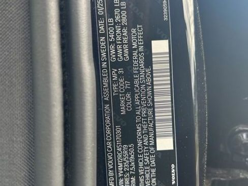 Certified 2025 Volvo XC60 B5 Plus AWD/4WD image 28