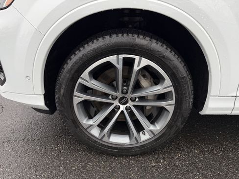 Used 2025 Audi Q7 2.0T Premium w/ Convenience Plus Package image 7