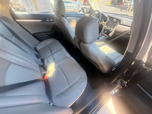 Used 2017 Honda Civic EX-L image 9