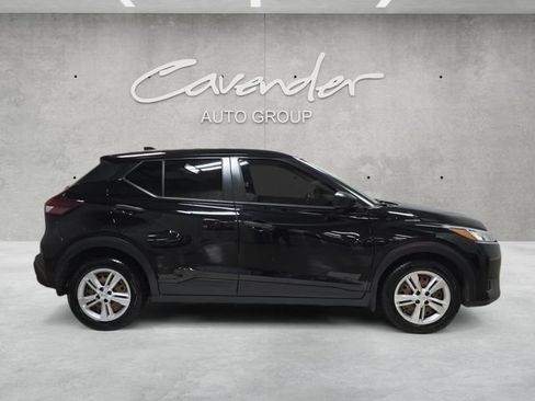 Used 2023 Nissan Kicks S FWD image 17