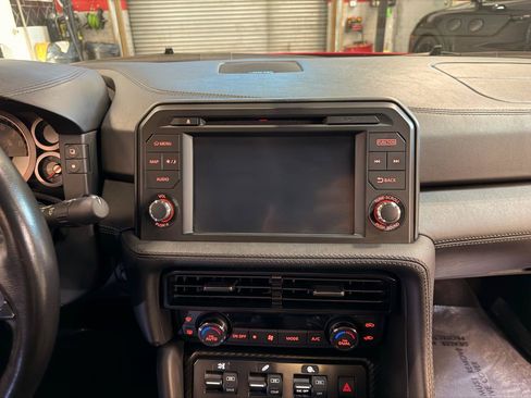 Used 2018 Nissan GT-R Premium AWD/4WD image 20