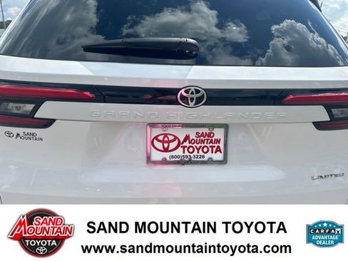 Used 2024 Toyota Grand Highlander FWD image 10