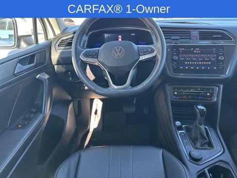 Used 2023 Volkswagen Tiguan SE image 18