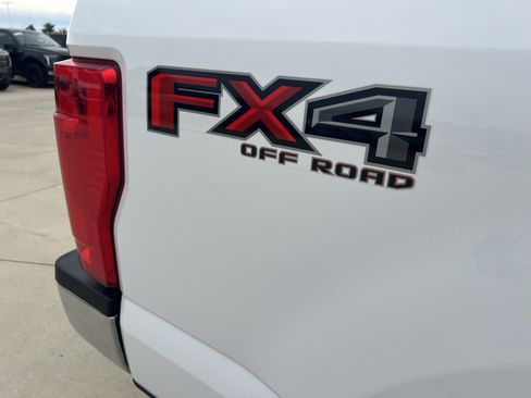 Used 2022 Ford F250 XL w/ STX Appearance Package AWD/4WD image 6