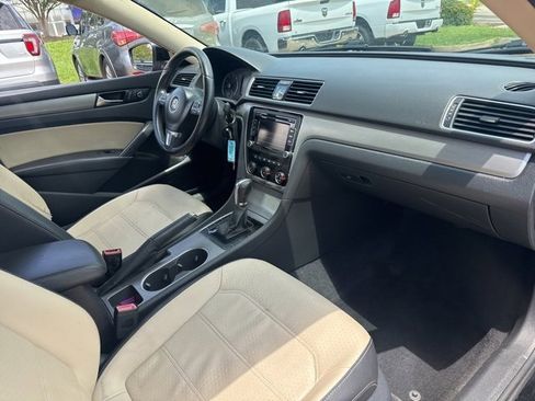 Used 2014 Volkswagen Passat 1.8T SE image 14