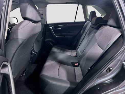 Used 2019 Toyota RAV4 XLE w/ Convenience Package FWD image 21