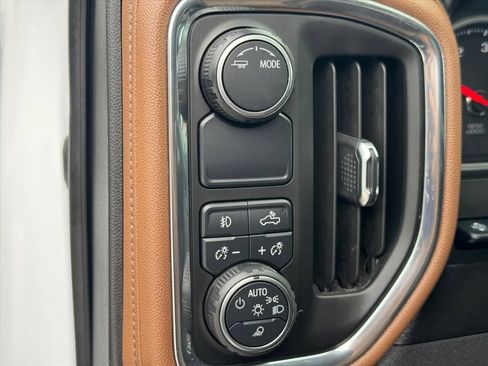 Used 2021 Chevrolet Silverado 1500 High Country w/ Technology Package RWD image 18