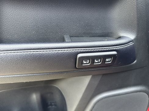 Used 2018 Toyota 4Runner Limited AWD/4WD image 10