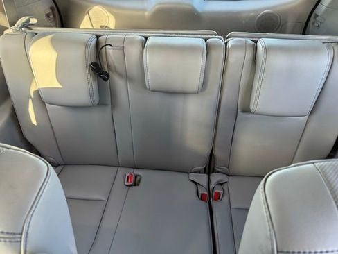 Used 2017 Toyota Highlander Limited image 8