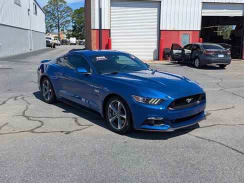 Used 2017 Ford Mustang GT Premium w/ Equipment Group 401A RWD image 3