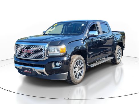 Used 2017 GMC Canyon Denali image 2