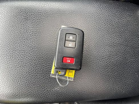 Used 2018 Toyota RAV4 XLE w/ Plus Extra Value Package FWD image 14
