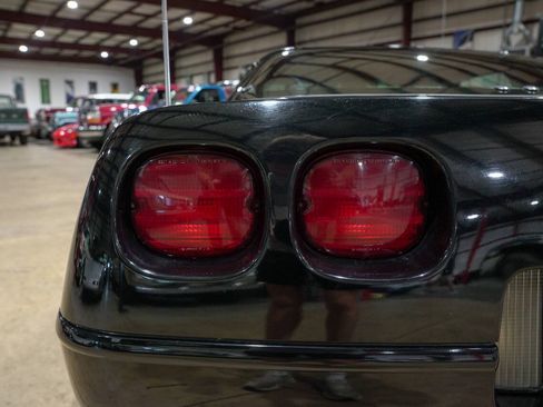 Used 1994 Chevrolet Corvette Coupe RWD image 39