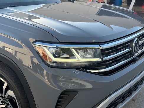 Certified 2021 Volkswagen Atlas Cross Sport SEL Premium image 35