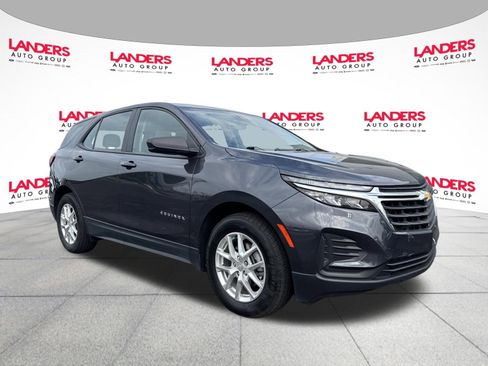 Used 2022 Chevrolet Equinox LS FWD image 1
