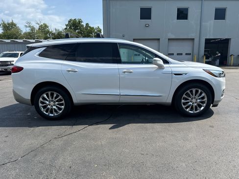 Used 2018 Buick Enclave Premium w/ Experience Buick Package FWD image 2