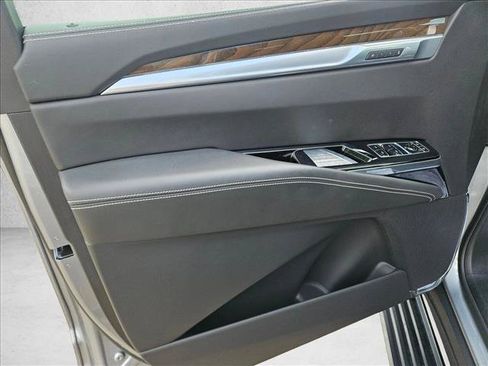 Used 2025 Cadillac Escalade ESV Sport Platinum AWD/4WD image 12