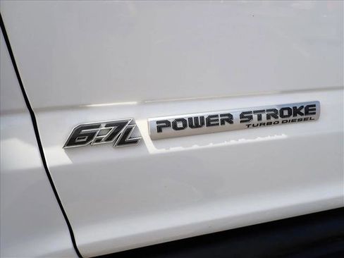 Used 2019 Ford F250 XLT w/ Snow Plow Prep Package AWD/4WD image 6
