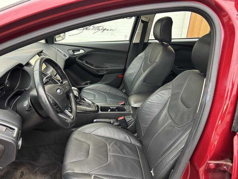 Used 2017 Ford Focus Titanium FWD image 13