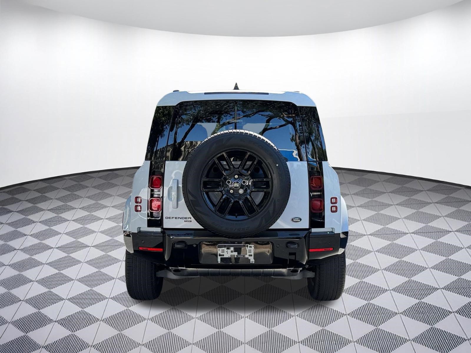 Used 2023 Land Rover Defender 110 X-Dynamic SE AWD/4WD image 10