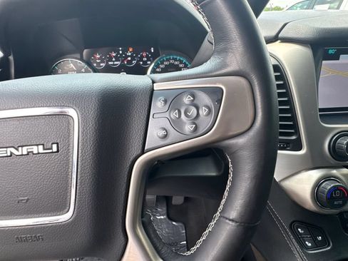 Used 2018 GMC Yukon XL Denali w/ Denali Ultimate Package AWD/4WD image 27