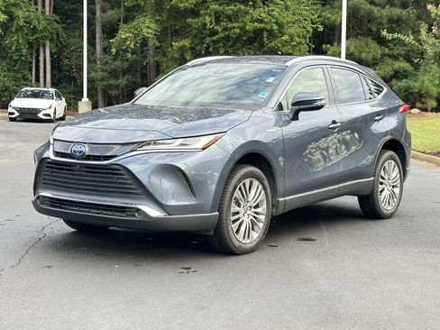 Used 2021 Toyota Venza Limited AWD/4WD image 5