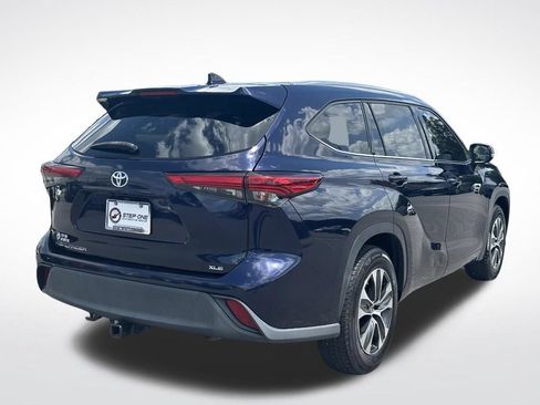 Used 2020 Toyota Highlander XLE FWD image 6
