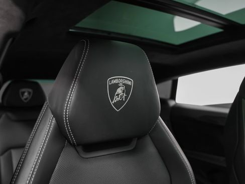 Used 2022 Lamborghini Urus AWD/4WD image 21