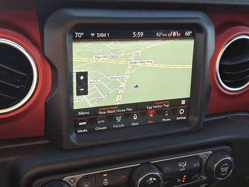 Used 2021 Jeep Wrangler Unlimited Rubicon AWD/4WD image 16