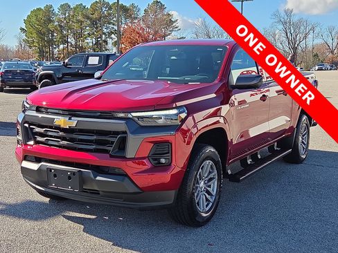 Used 2025 Chevrolet Colorado LT w/ LT Convenience Package image 2