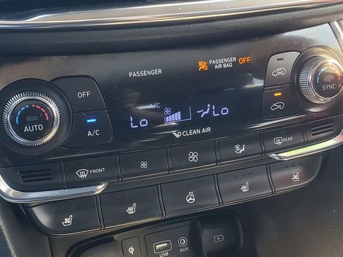 Used 2020 Hyundai Santa Fe Limited image 27