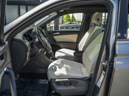 Used 2021 Volkswagen Tiguan SE R-Line w/ 3rd Row Seat Package AWD/4WD image 11